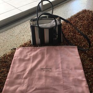 Kate spade purse - brand new - retails for $298